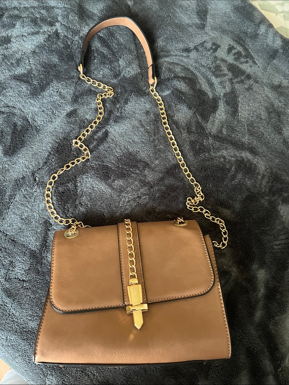 Classic Tan Chain-Shoulder Crossbody Bag